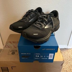 Brooks Adrenaline GTS 22